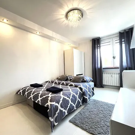 Inflancka - Self Check-in 20h *