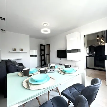 Inflancka - Self Check-in 20h 아파트 *